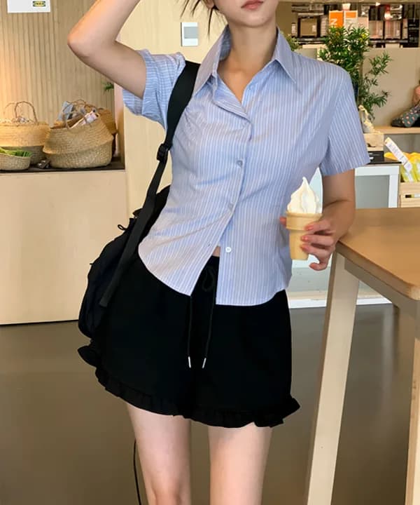 Light blue striped short sleeve shirt product reference